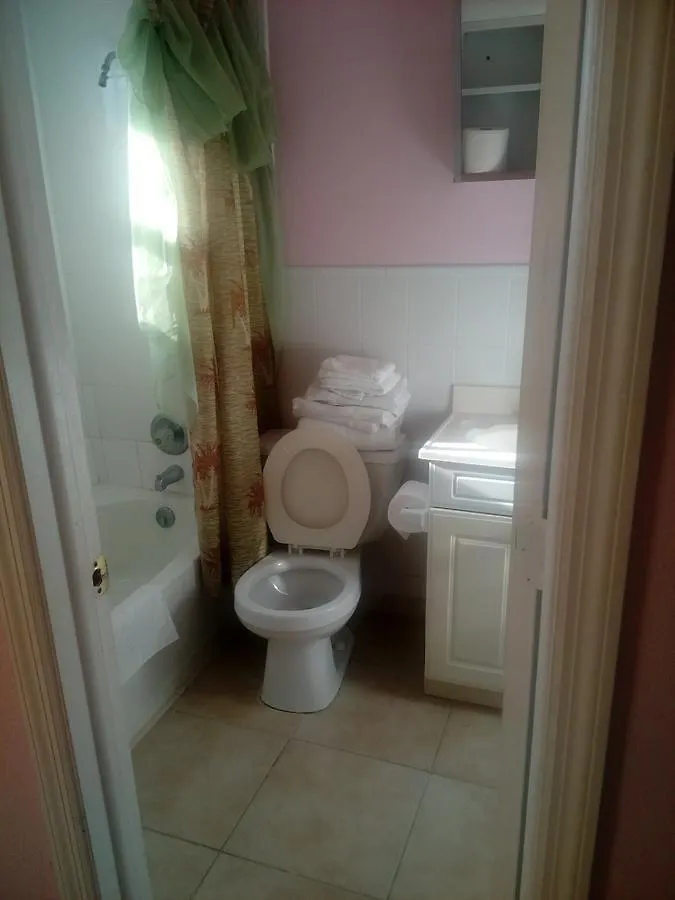 The Bayinn Rolleville Apartamento